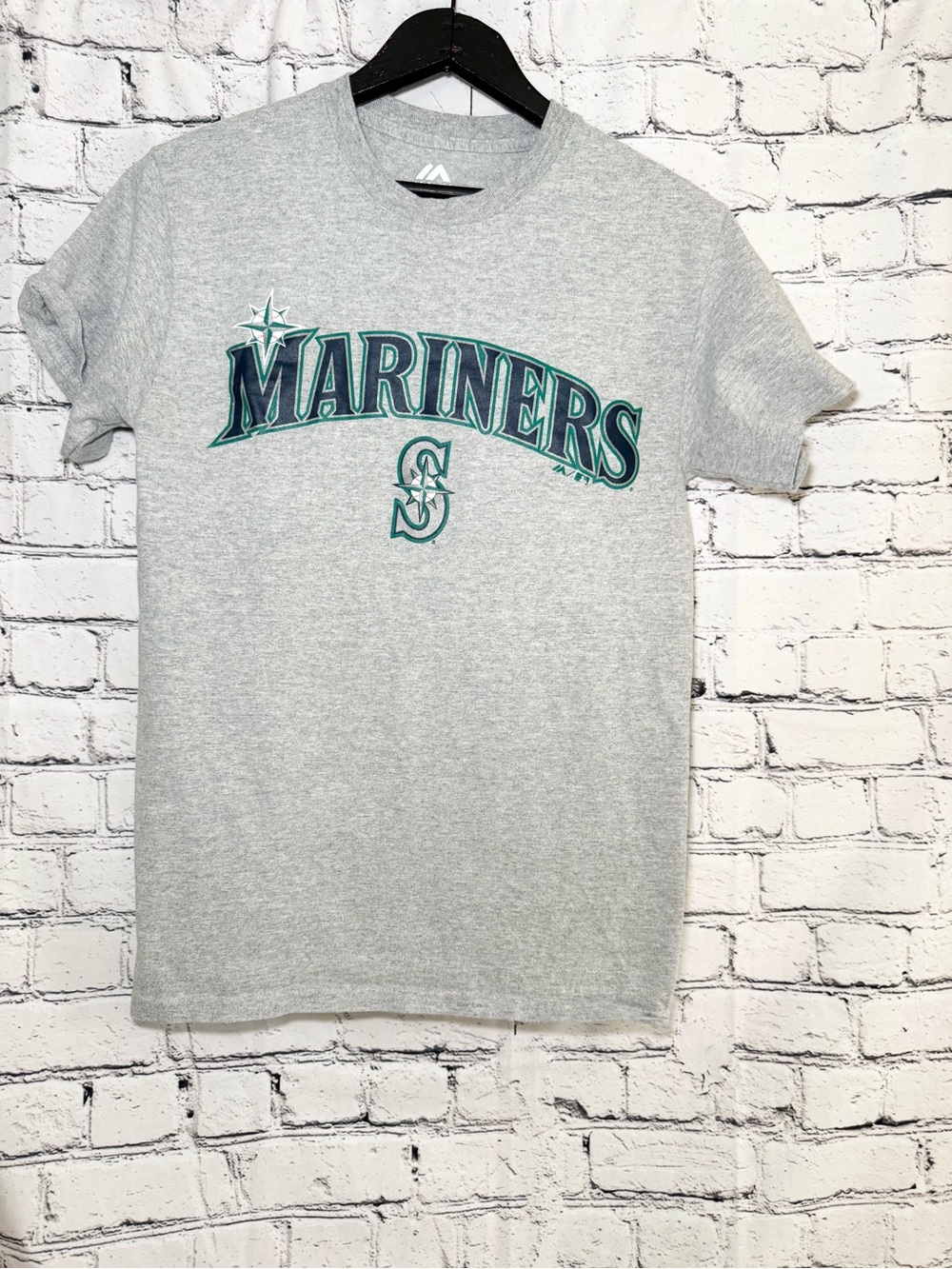 Mariners graphic tshirt. Size S